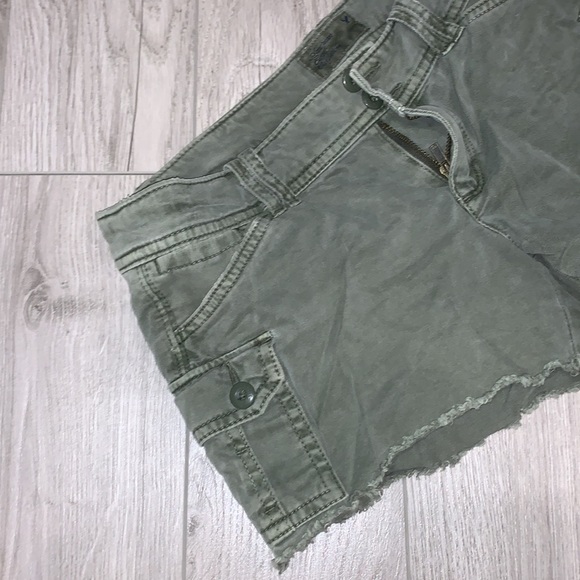 American Eagle Green Shorts Size 2 - Picture 3 of 5